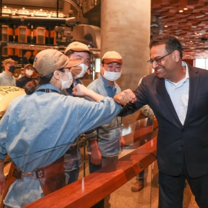 �ǰͿ�����CEO�״��L�A��ϣ���Ї��ɞ�����Ј�