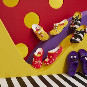 ����(d��ng)�ں�Crocs�������� ���Ї���(n��i)���Ƴ��ׂ�(li��n)��ϵ��