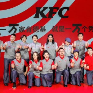 �ϵ»��Ї��T��ͻ��10000�ң��ل��Ї�CEO�����ݣ����M(j��n)��������L�A��