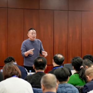 �֖|���������Ă����У�����λ���S����