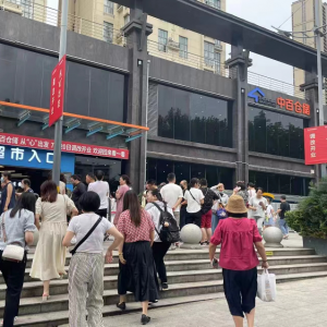 �����ġ��������аق}��ȫ�µ��́�����