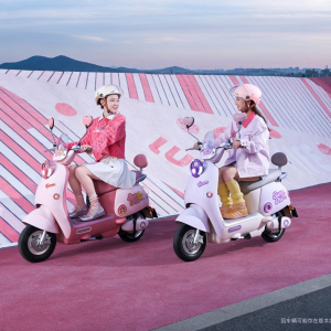 �������ľ������ɫ���ľ��ϵ�������ȫ����A�м������u������