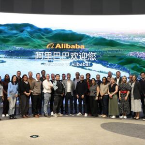 �W�����۾��^���S���F(tu��n)�Ї��У����cȫ�·��(sh��)�ǻ����`�ɽ��c